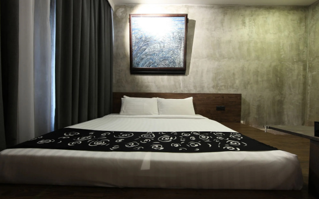 The Hulo Hotel Gallery