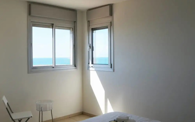 Luxury Apartment On The Beach