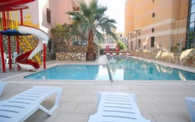 Kalamaki Beach Hotel