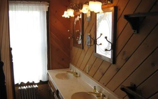 Albrightsville Farm House Bed & Breakfast