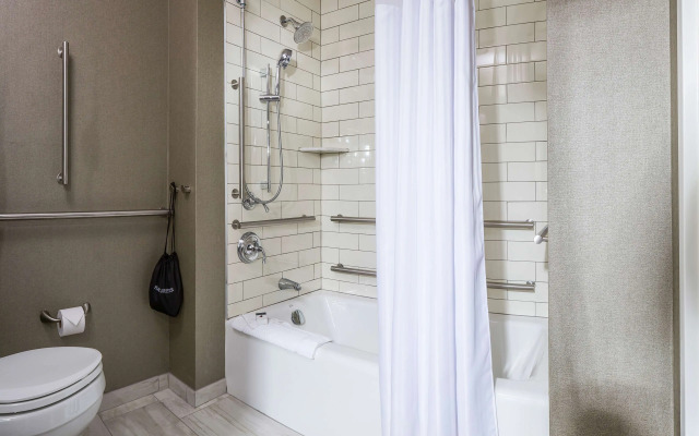 DoubleTree by Hilton Boston - Andover