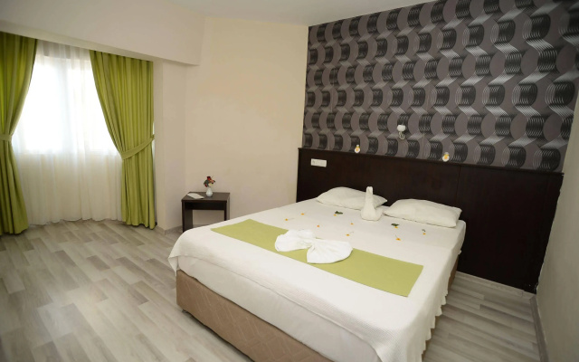 Green Gold Hotel