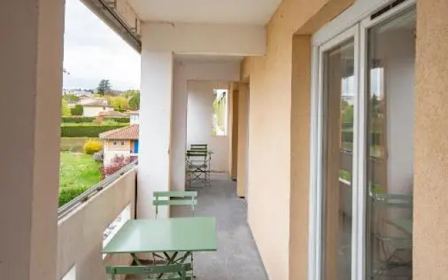 "Envie Lyonnaise" Location - 14 personnes - Terrasse - WIFI fibre optic