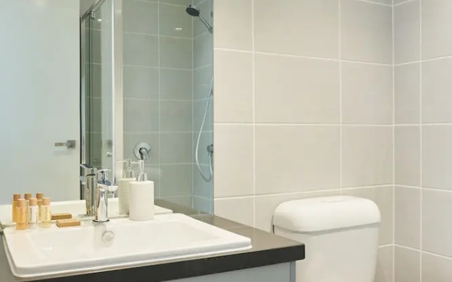 Spacious and Bright 1 Bedroom Apartment