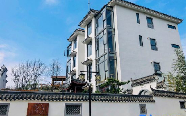 Fengyin Sanqiu Hostel