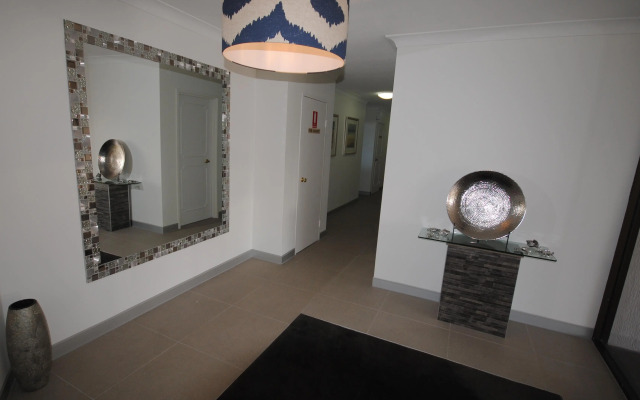 Albatross North Apartments