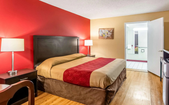 Econo Lodge East Staunton