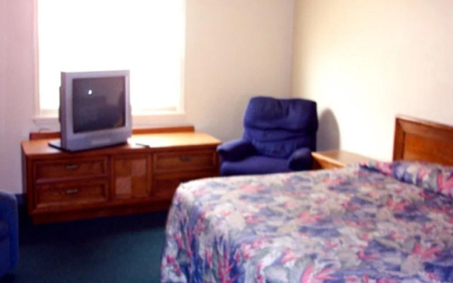 Plaza Motel Wickliffe