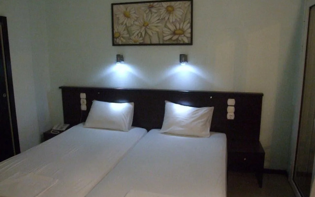 Hotel George