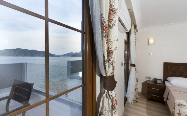 Reis Beach Hotel&Restaurant