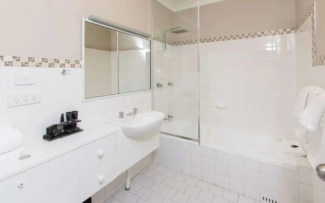 The Belmore Apartments Hotel