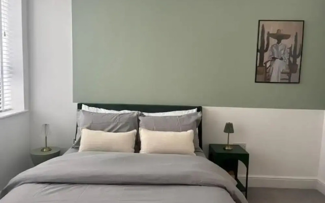 Stunning 3 Bed Apartment By Urban Roost