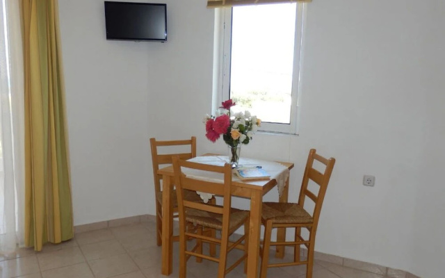 Maro Suites