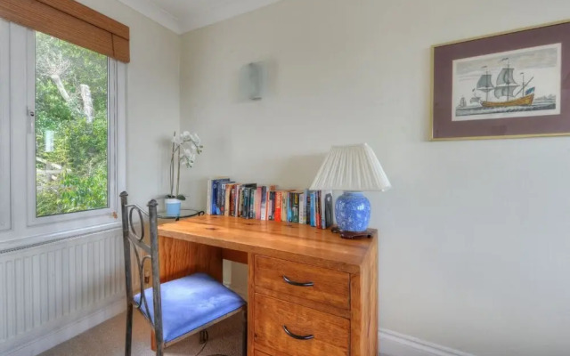 4 Coram Court