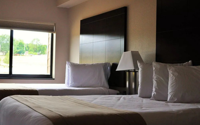 Boulders Inn & Suites Polk City