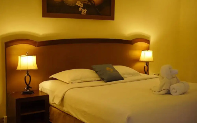 Tripletree Ken Hotel