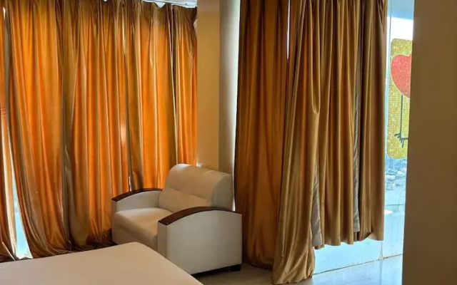 Hotel New India