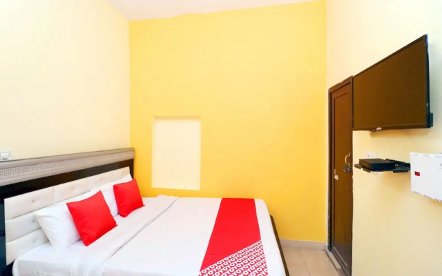 Oyo 39852 Hotel Noor