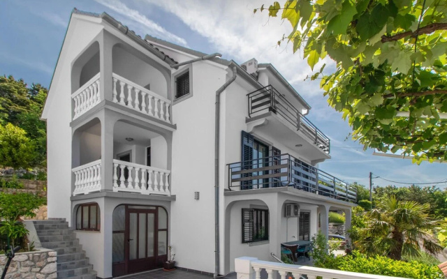 Awesome Home in Dramalj With Wifi and 2 Bedrooms
