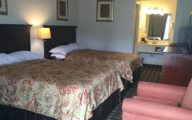 Houston Inn and Suites