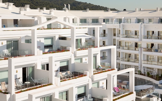 Aqua Hotel Aquamarina & Spa вид на фасад