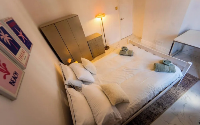 Room-comfy One-bdr in a Manchester House