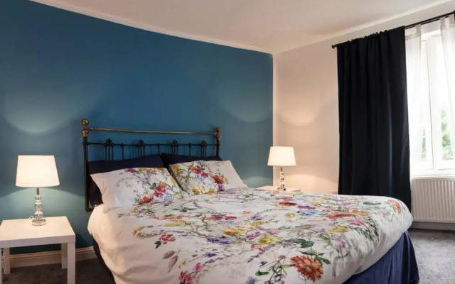 2 Bedroom Flat in Central Location Sleeps 4