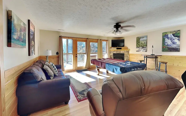 Smoky Bear Hideaway by Jackson Mountain Rentals