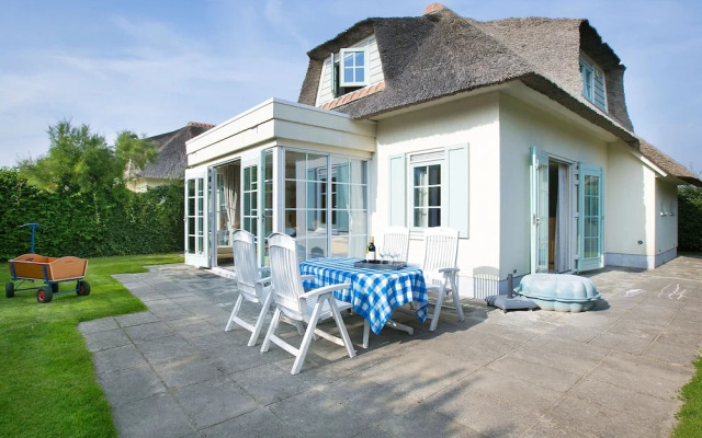 Detached Villa With Dishwasher, sea at 1 km in Domburg