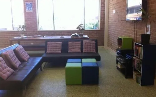 The Entrance Backpackers - Hostel