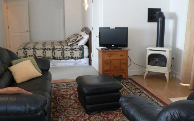 Los Altos Bed & Breakfast