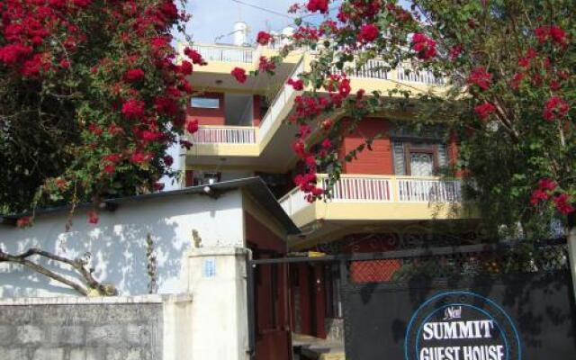 Отель New Summit Guest House Непал, Покхара - отзывы, цены и фото номеров - забронировать отель New Summit Guest House онлайн вид на фасад