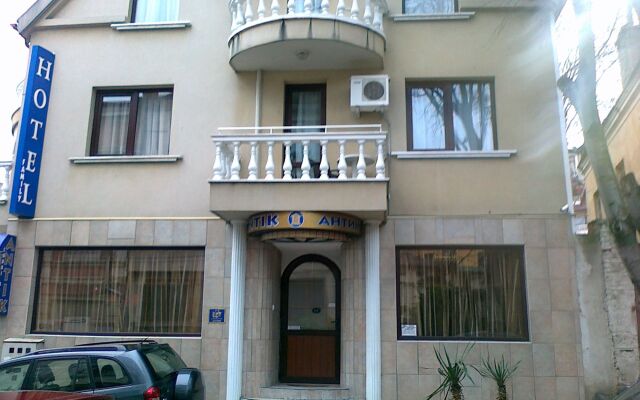 Отель Antik Hotel Болгария, Варна - отзывы, цены и фото номеров - забронировать отель Antik Hotel онлайн вид на фасад