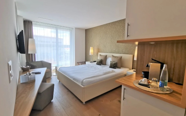 Hotel AVA