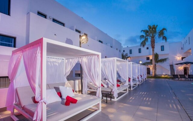 Отель Migjorn Ibiza Suites & Spa вид на фасад