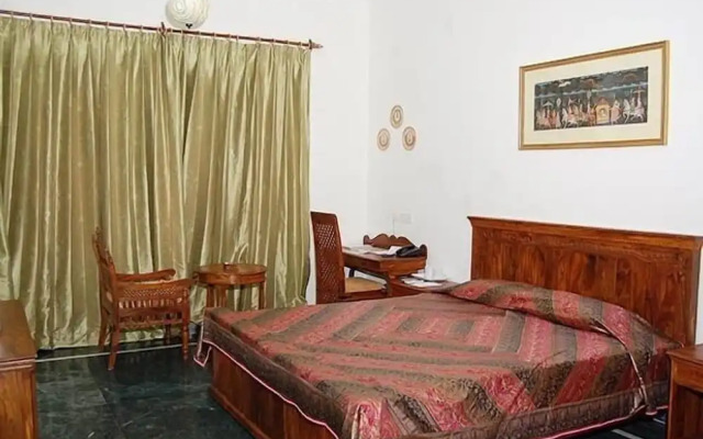 Sara Vilas Hotel