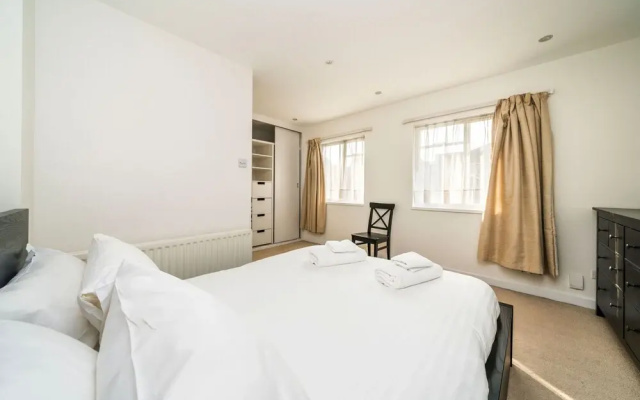2 Bedroom Flat in Heart of Battersea near Station