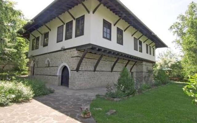 Отель Arbanashki Han Hotelcomplex Велико Тырново вид на фасад