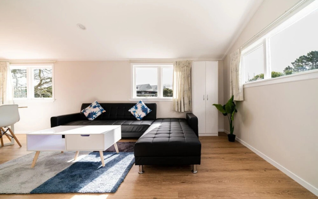Takapuna Modern Vacation Home