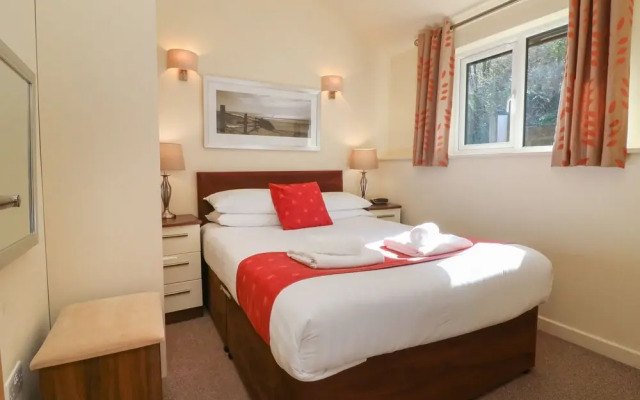 11 Manleigh Park