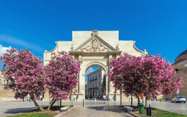 Отель Dimora Le Tre Muse Guesthouse Италия, Лечче - отзывы, цены и фото номеров - забронировать отель Dimora Le Tre Muse Guesthouse онлайн вид на фасад