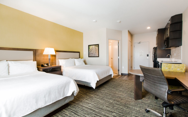 Candlewood Suites West Edmonton - Mall Area by IHG