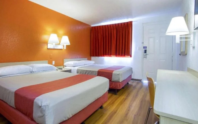 Motel 6 Phoenix - Northern Avenue