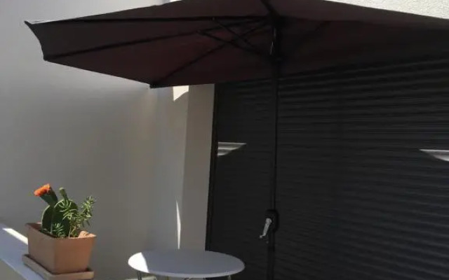 Grand studio confortable et spacieux avec terrasse