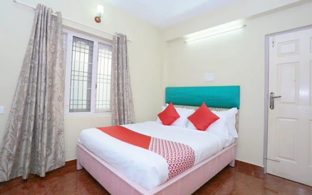 OYO 23736 Royale Suites And Apartments