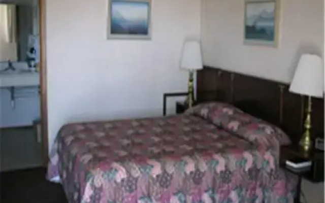 Budget Host Villa Inn Hays