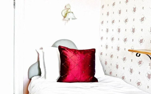 Poltair Guest House