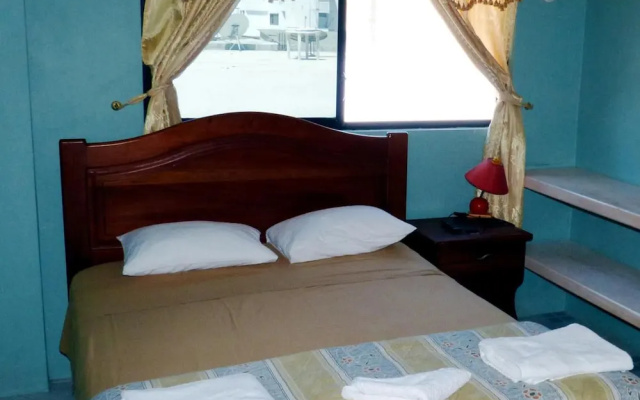 Hostal los Delfines