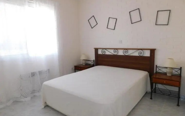 Emma's Place, 2 bedroom apartment with pool view
