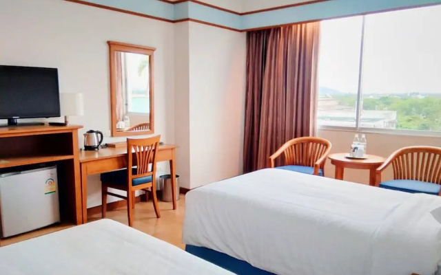 Diamond Plaza Hotel